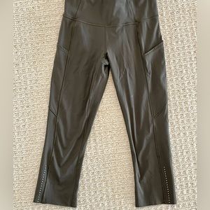 Lulu fast and free crop size 4 army green excellent condition!